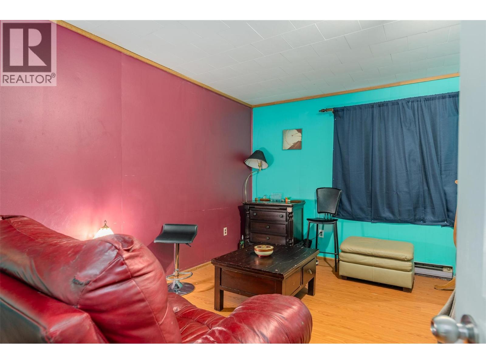 701 10th Avenue, Castlegar, British Columbia  V1N 1K8 - Photo 47 - 10370337