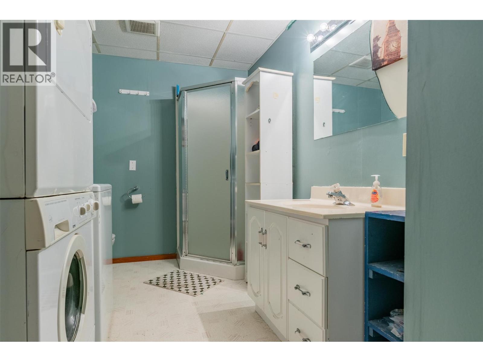 701 10th Avenue, Castlegar, British Columbia  V1N 1K8 - Photo 49 - 10370337