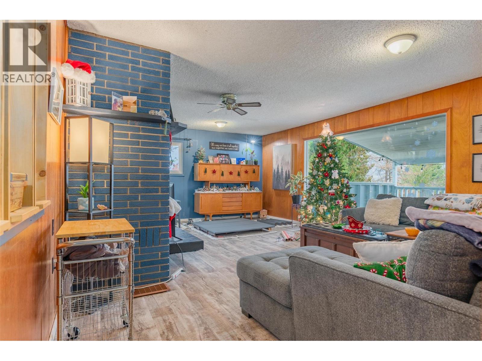 701 10th Avenue, Castlegar, British Columbia  V1N 1K8 - Photo 5 - 10370337