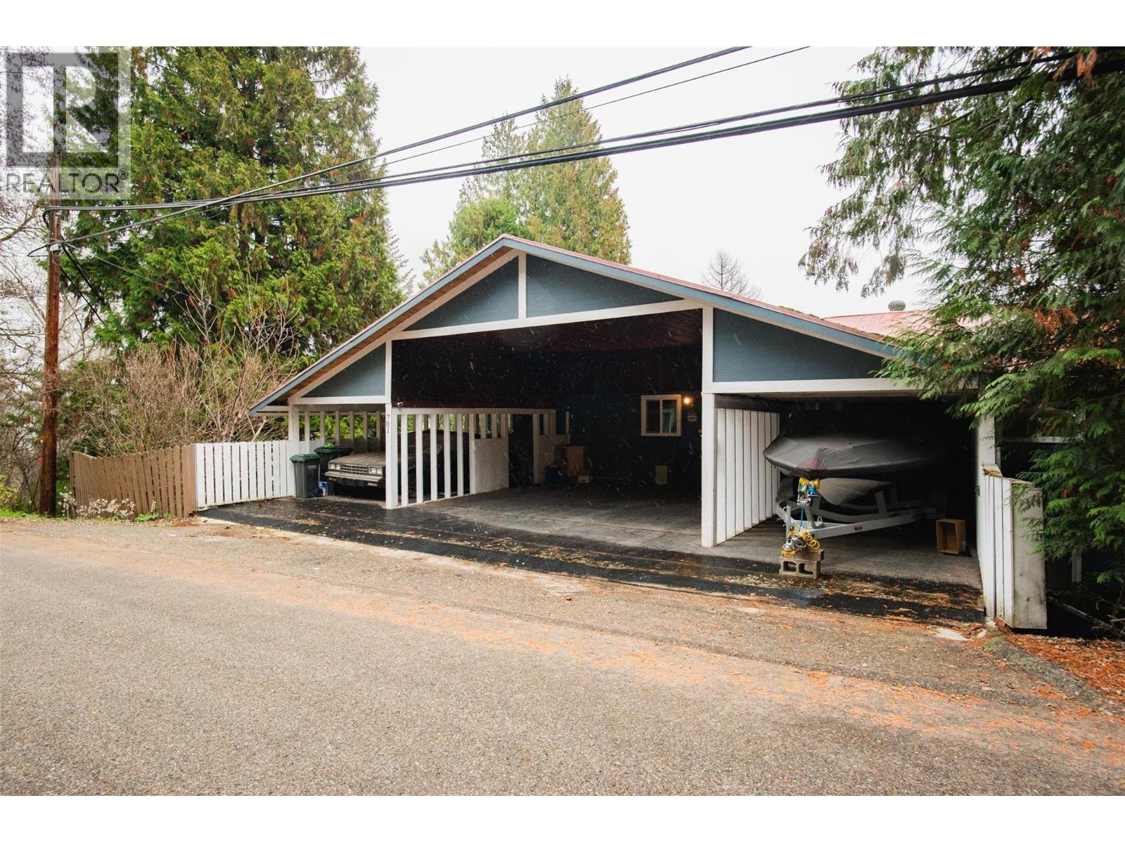 701 10th Avenue, Castlegar, British Columbia  V1N 1K8 - Photo 58 - 10370337