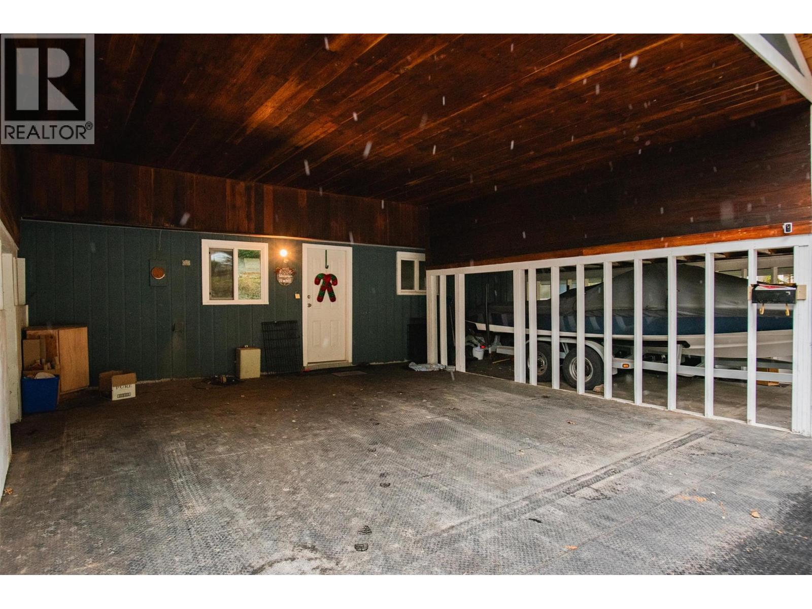 701 10th Avenue, Castlegar, British Columbia  V1N 1K8 - Photo 61 - 10370337