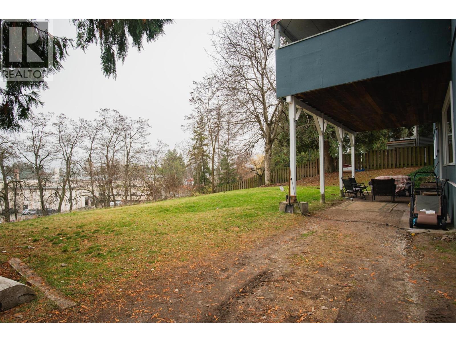 701 10th Avenue, Castlegar, British Columbia  V1N 1K8 - Photo 65 - 10370337