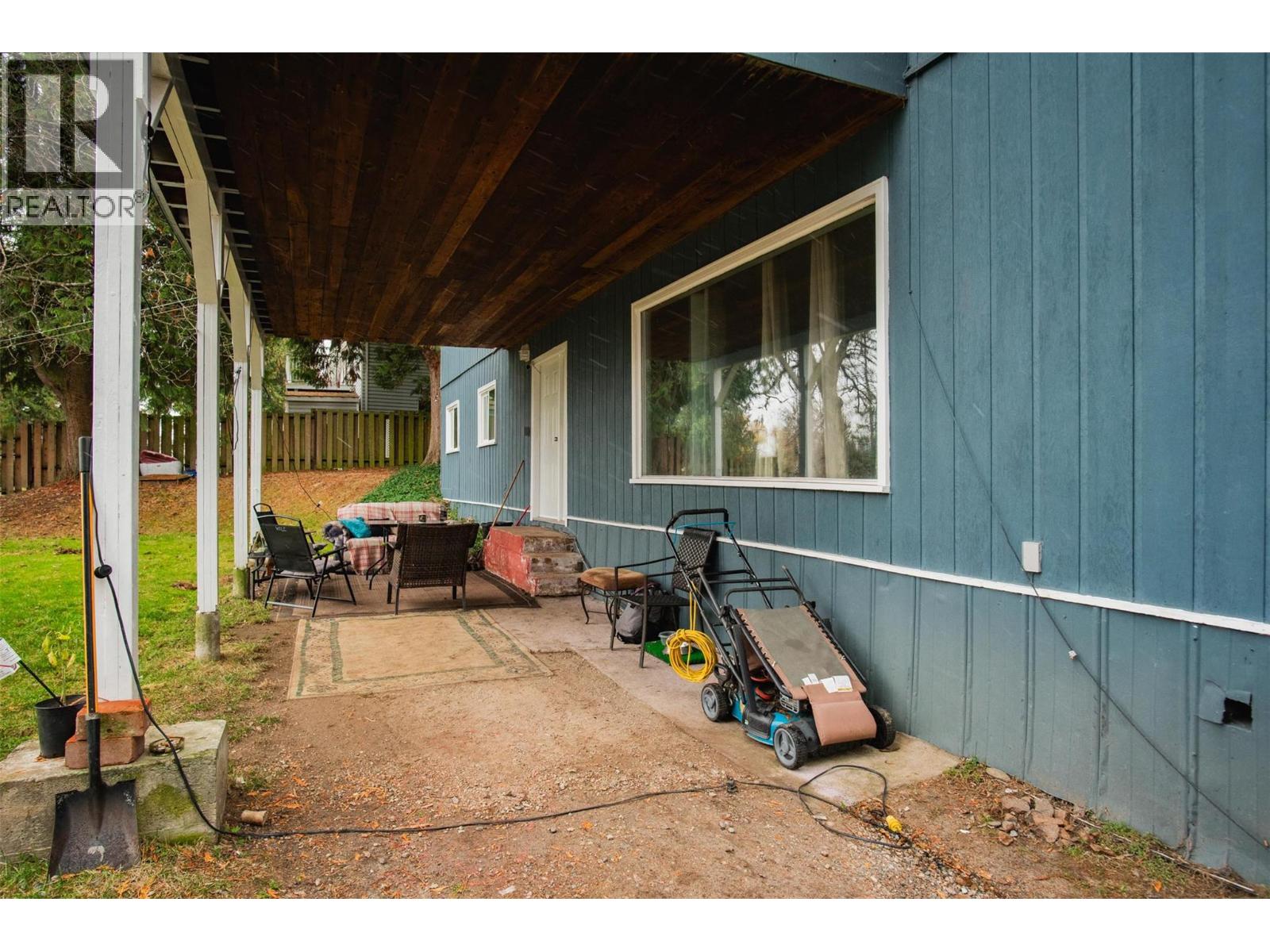 701 10th Avenue, Castlegar, British Columbia  V1N 1K8 - Photo 66 - 10370337