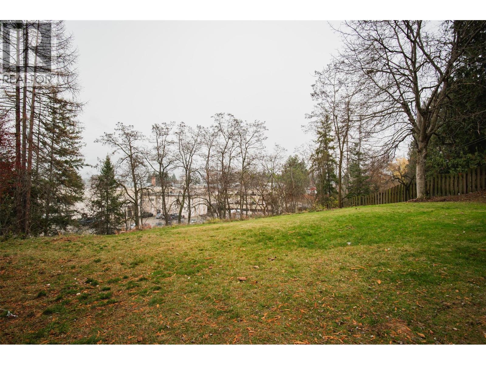 701 10th Avenue, Castlegar, British Columbia  V1N 1K8 - Photo 67 - 10370337