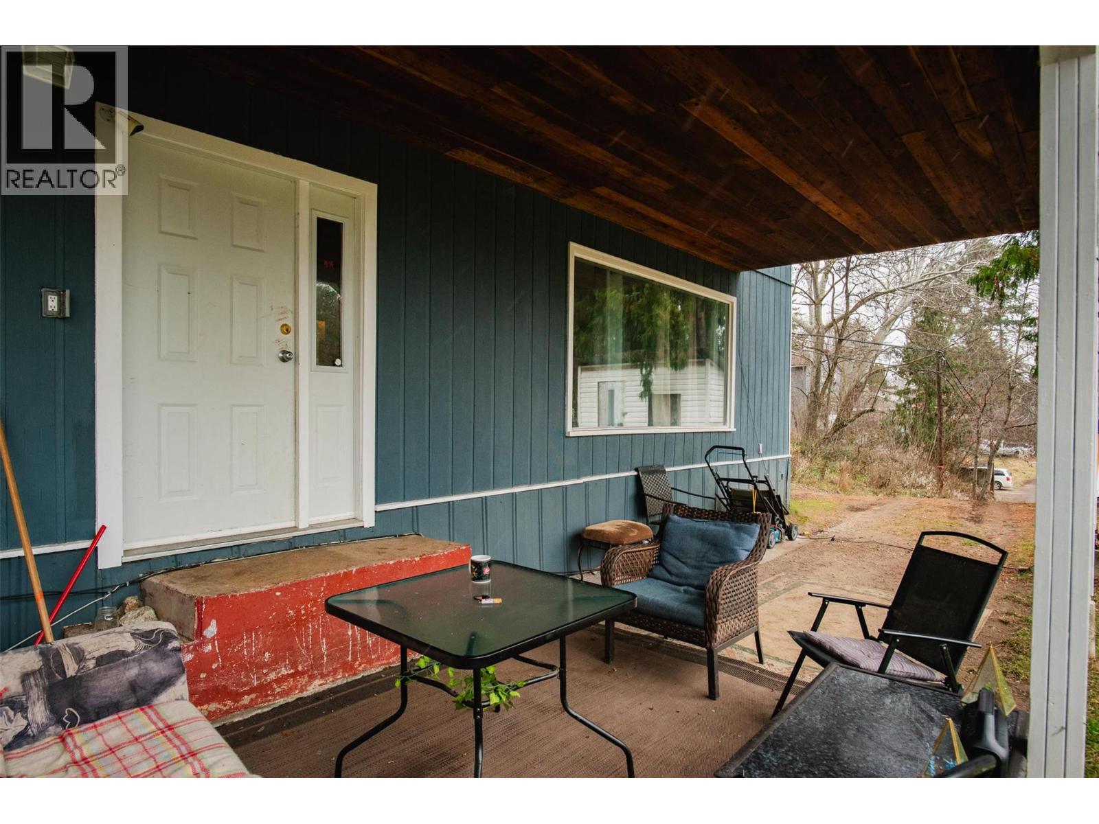 701 10th Avenue, Castlegar, British Columbia  V1N 1K8 - Photo 72 - 10370337