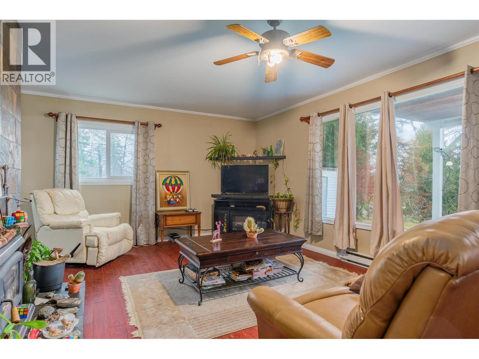 701 10th Avenue, Castlegar, British Columbia  V1N 1K8 - Photo 77 - 10370337