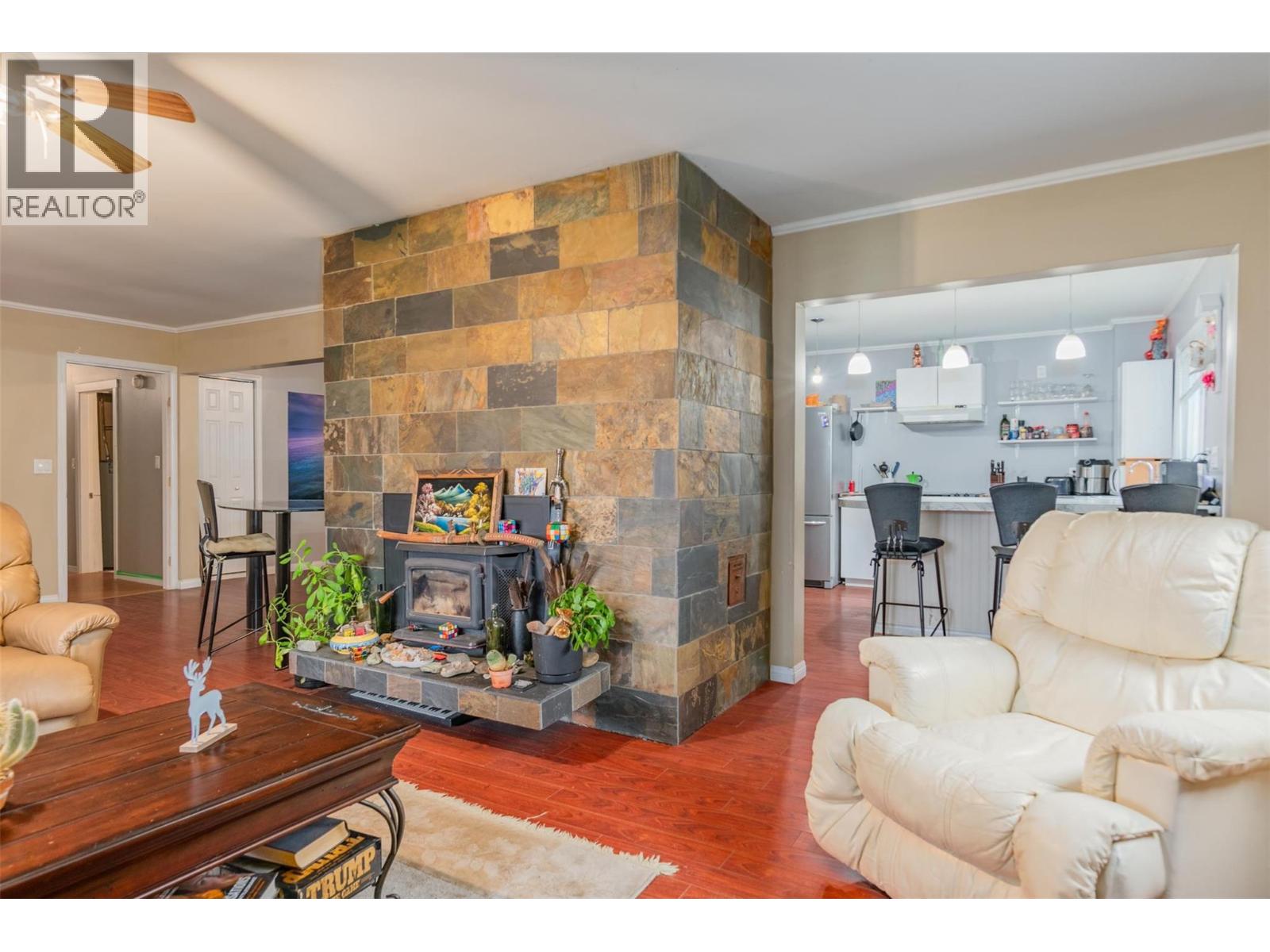 701 10th Avenue, Castlegar, British Columbia  V1N 1K8 - Photo 78 - 10370337
