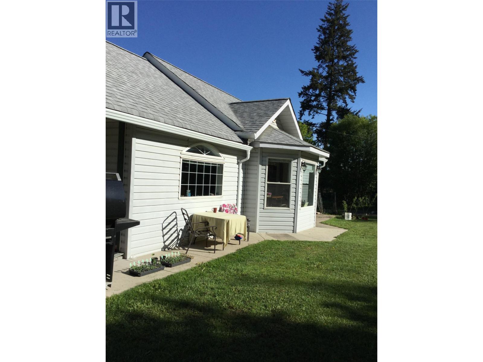 7630 97a Highway, Mara, British Columbia  V0E 2K0 - Photo 18 - 10370680