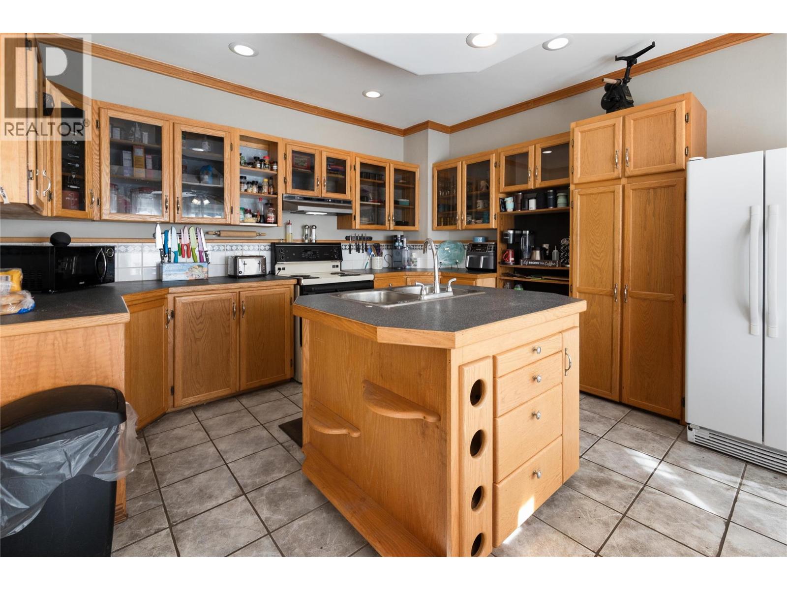 7630 97a Highway, Mara, British Columbia  V0E 2K0 - Photo 4 - 10370680