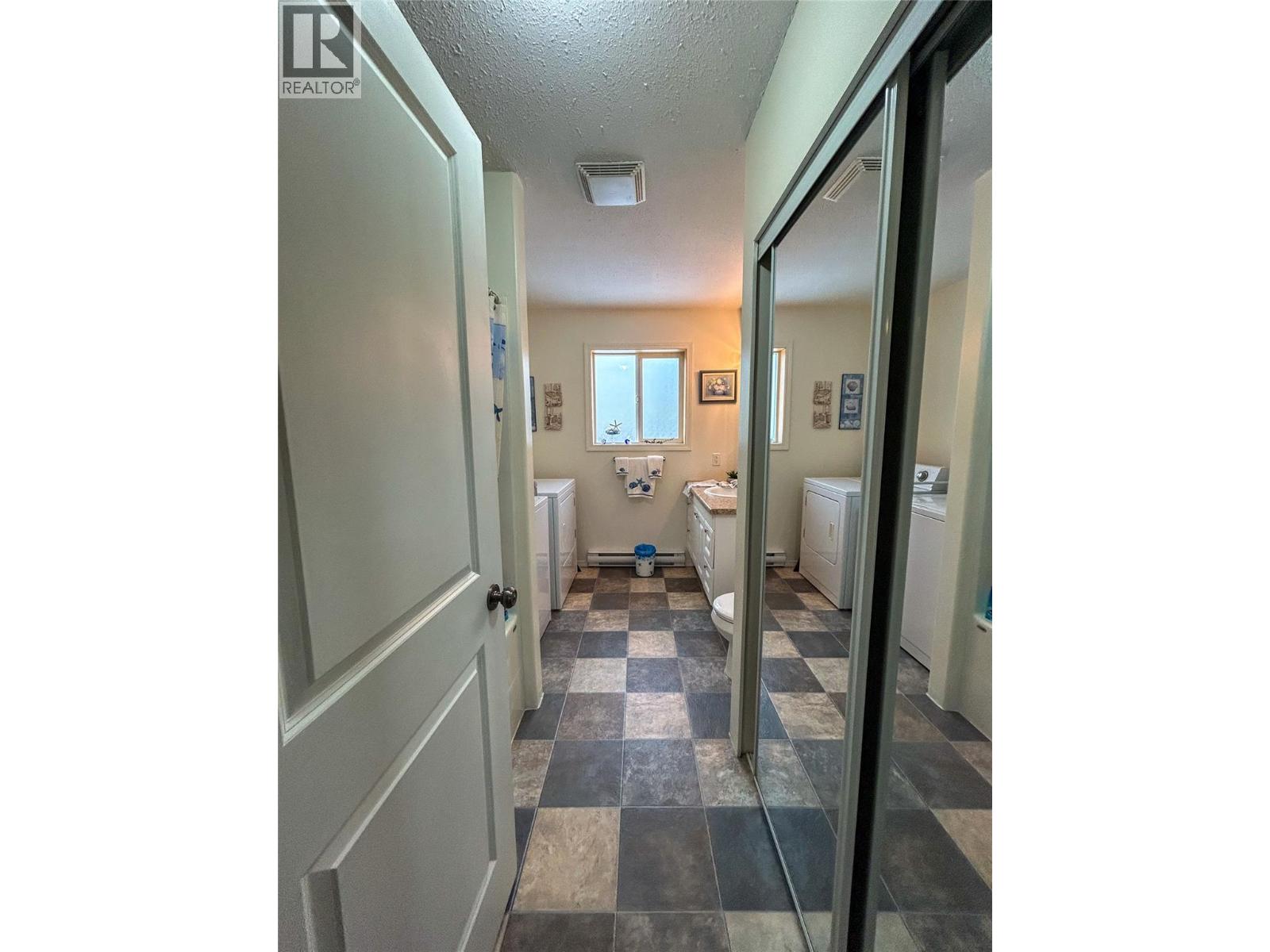 416 Sayward Avenue, Salmo, British Columbia  V0G 1Z0 - Photo 13 - 10370564