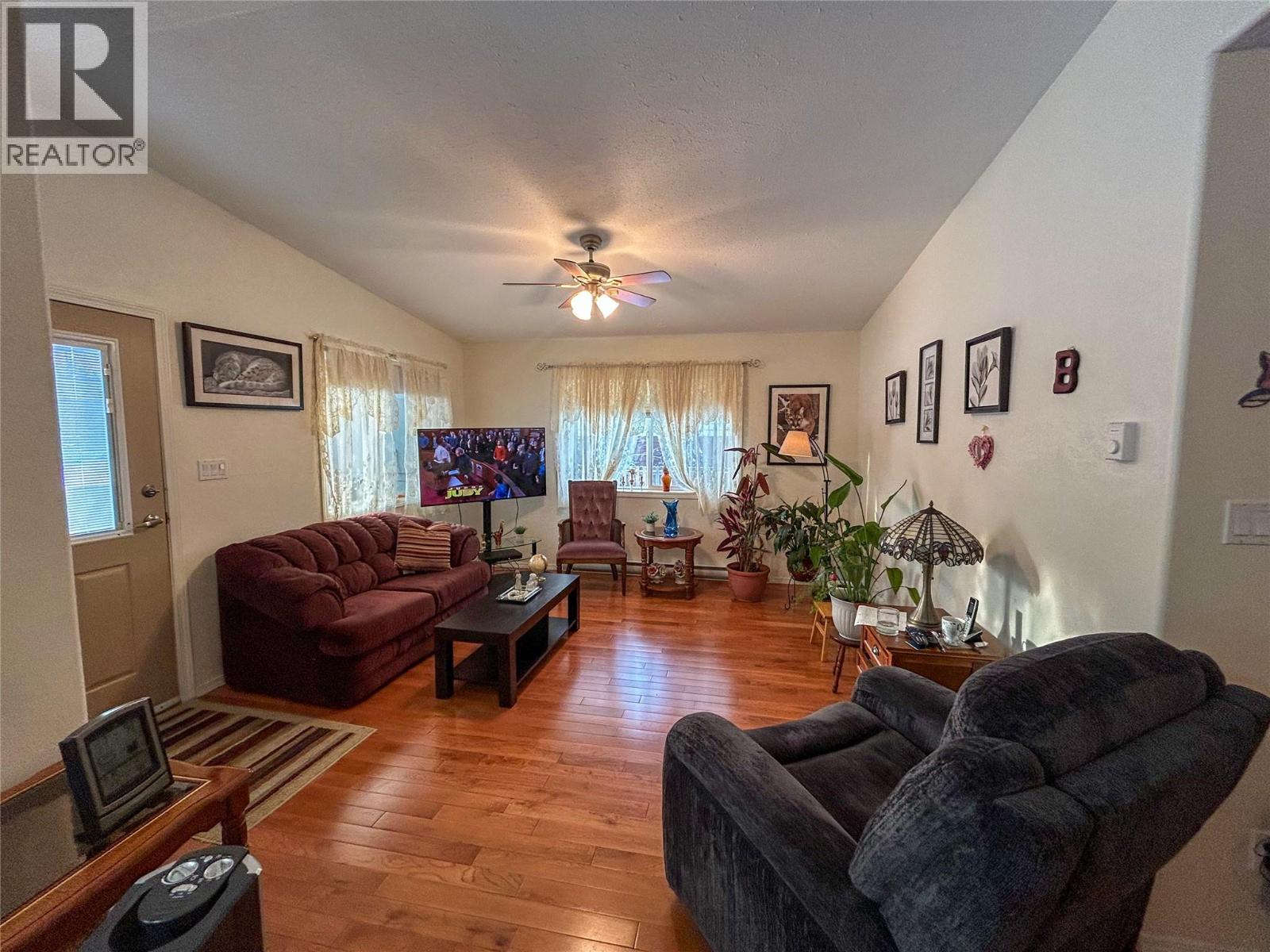 416 Sayward Avenue, Salmo, British Columbia  V0G 1Z0 - Photo 6 - 10370564