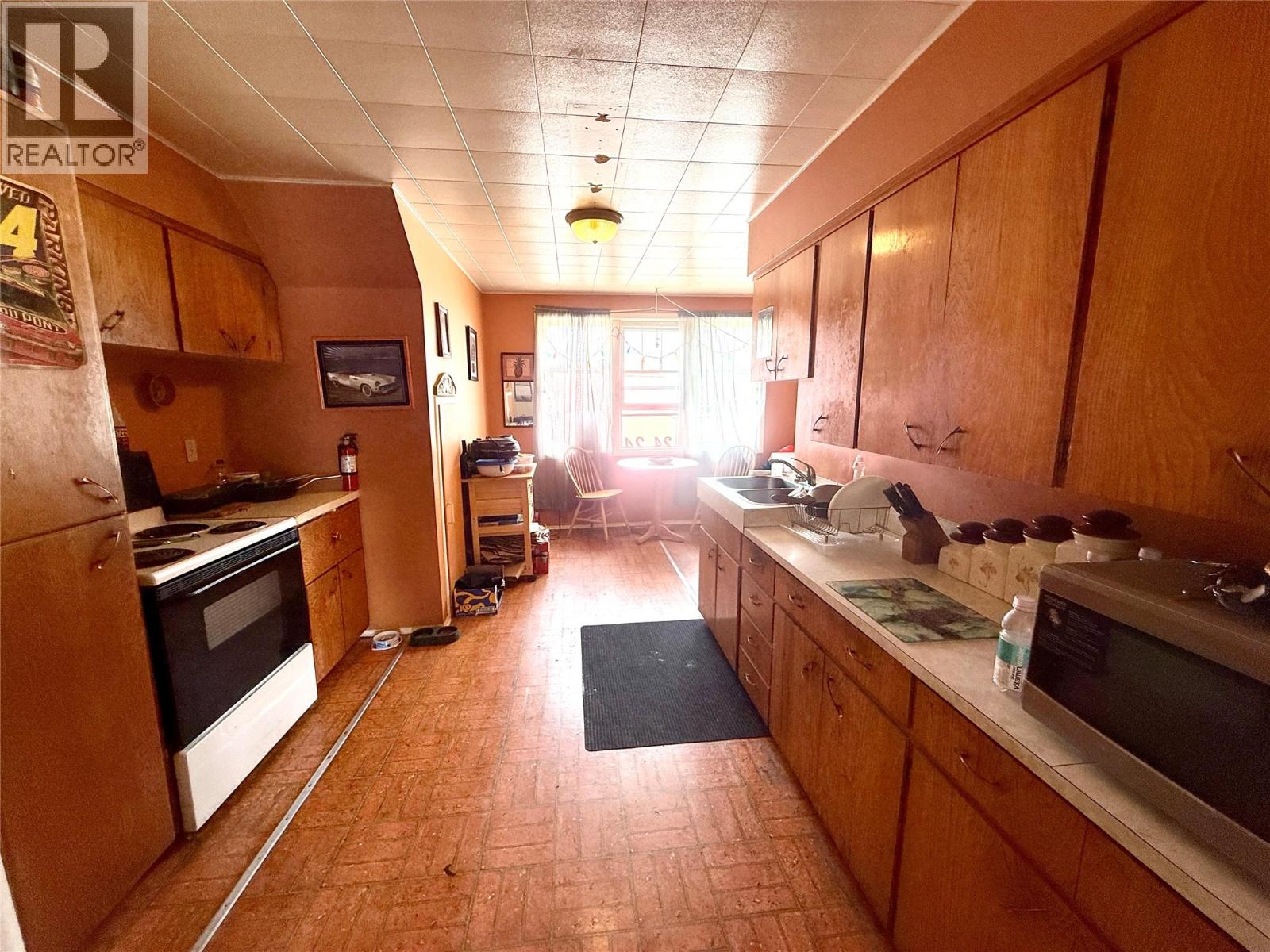 5744 Vermillion Street, Edgewater, British Columbia  V0A 1E0 - Photo 13 - 10370720