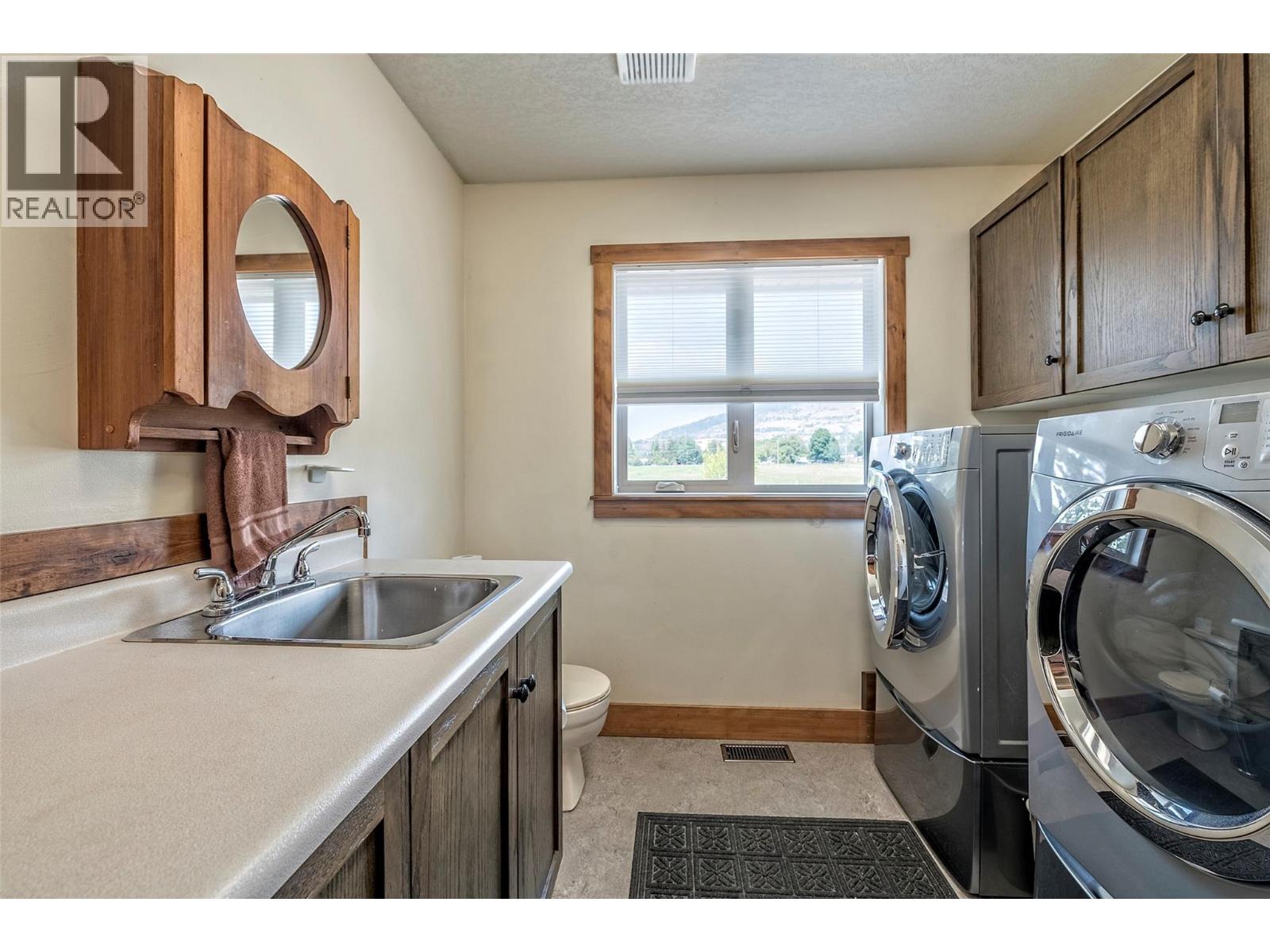 7800 Howe Drive, Coldstream, British Columbia  V1B 3C3 - Photo 14 - 10370575