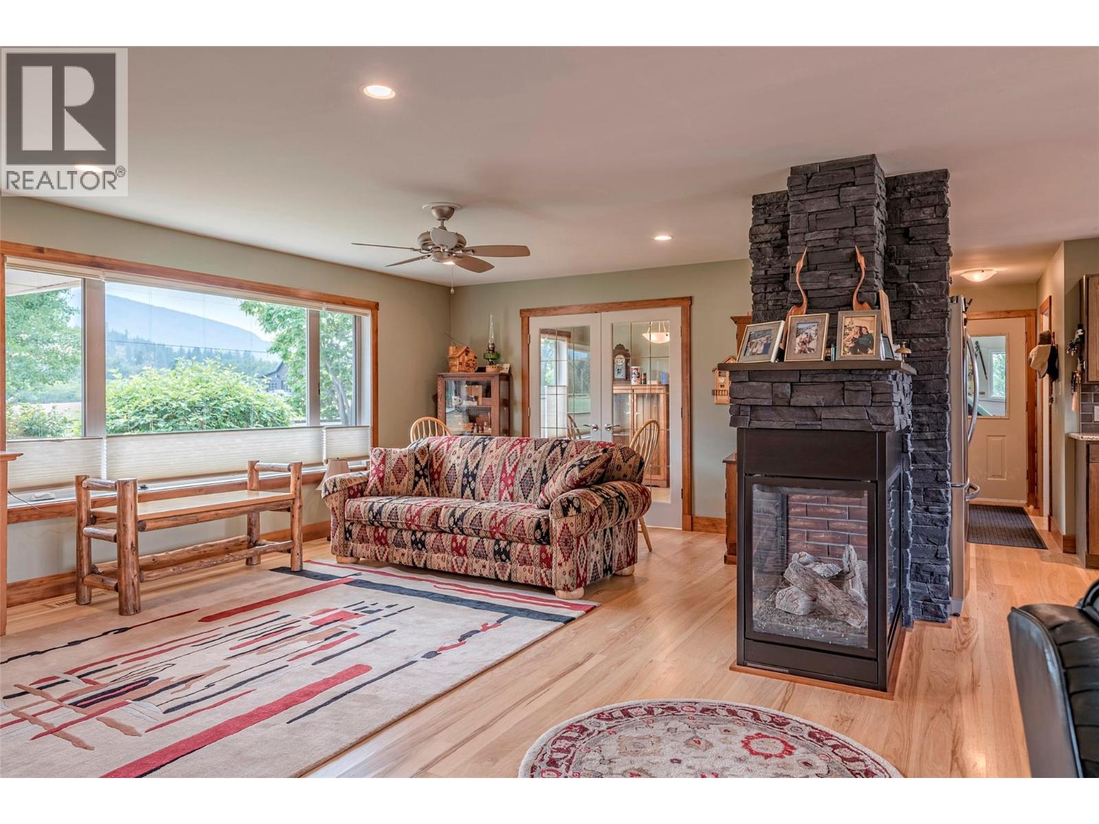 7800 Howe Drive, Coldstream, British Columbia  V1B 3C3 - Photo 8 - 10370575