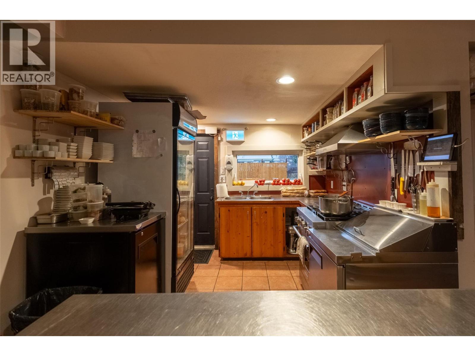851 7th Avenue, Fernie, British Columbia  V0B 1M0 - Photo 28 - 10369005