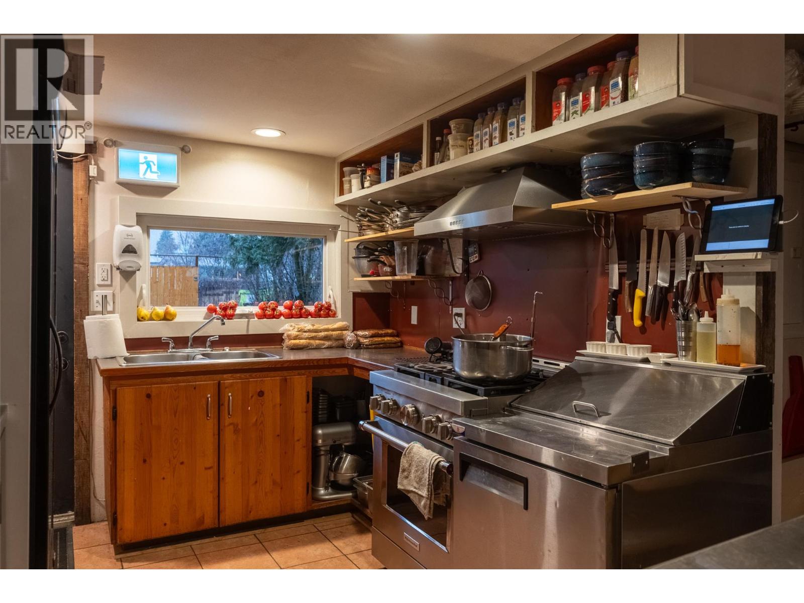 851 7th Avenue, Fernie, British Columbia  V0B 1M0 - Photo 29 - 10369005