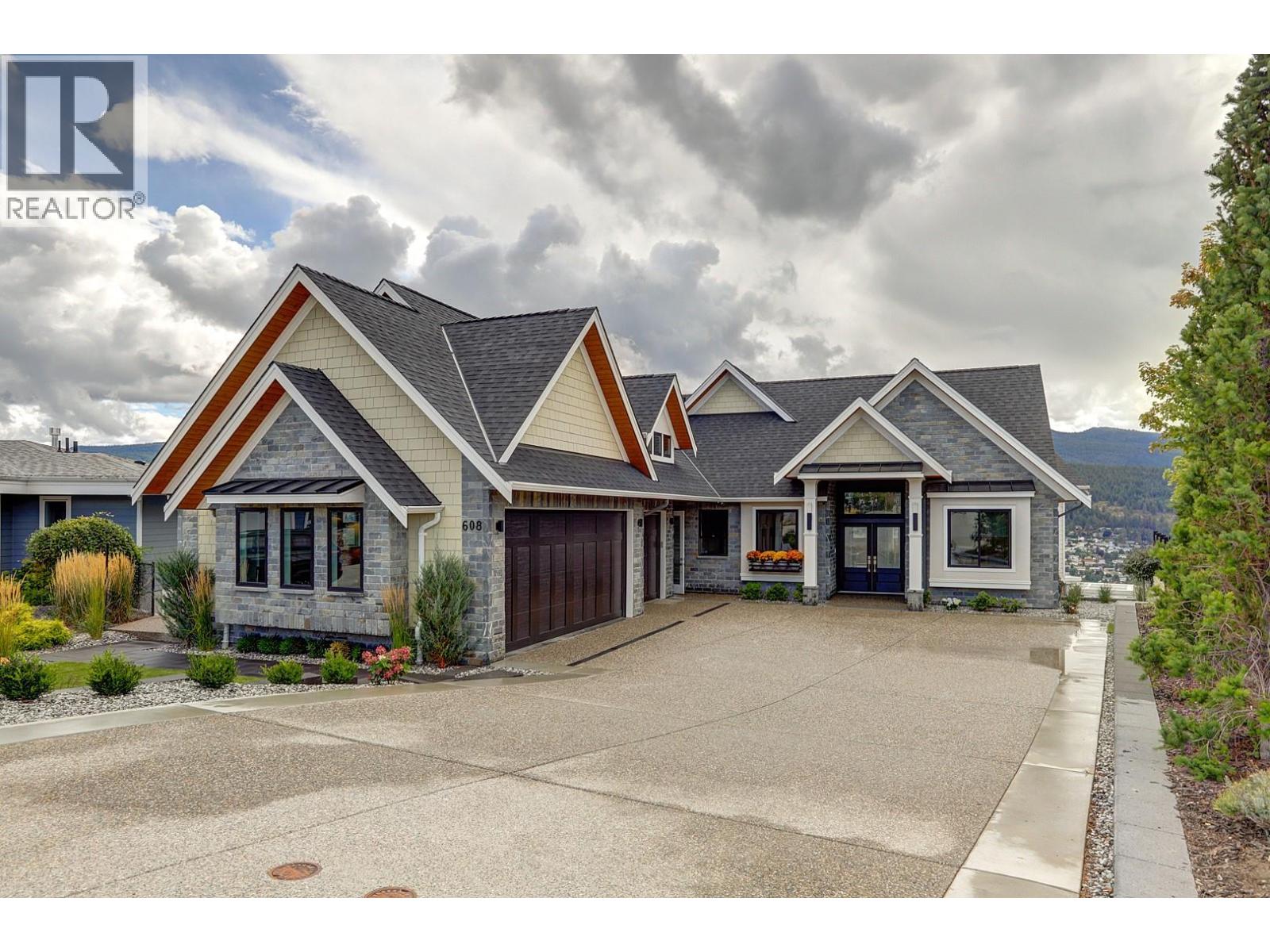 608 Mt Ida Crescent, Coldstream, British Columbia  V1B 3Z6 - Photo 4 - 10340223