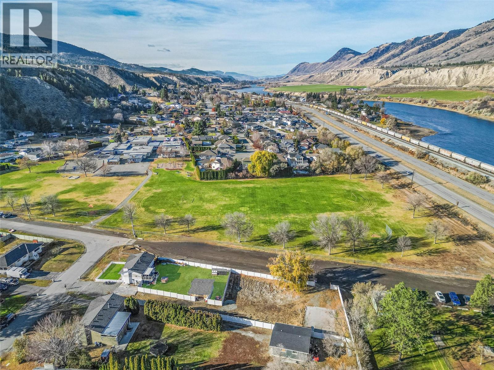 5764 Todd Hill Crescent, Kamloops, British Columbia  V2C 4X8 - Photo 8 - 10370751