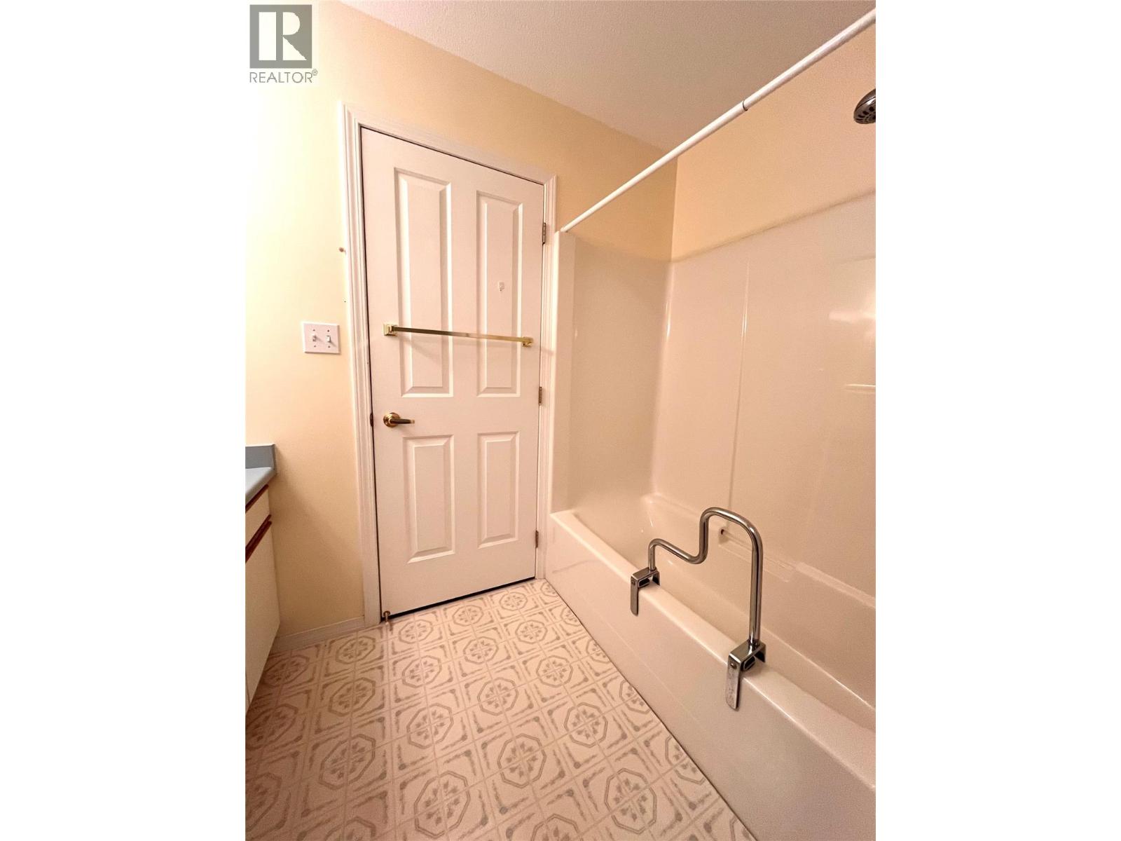 2210 Columbia Avenue Unit# 13, Castlegar, British Columbia  V1N 2X1 - Photo 13 - 10370701