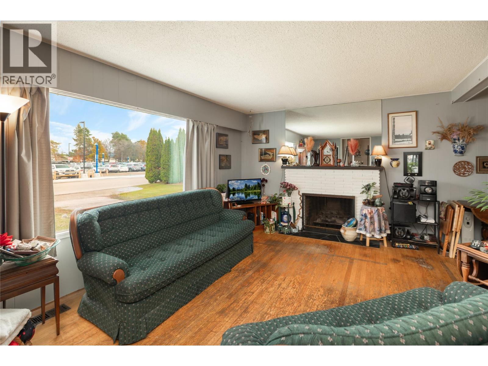 2150 Burnett Street, Kelowna, British Columbia  V1Y 2T6 - Photo 4 - 10370144