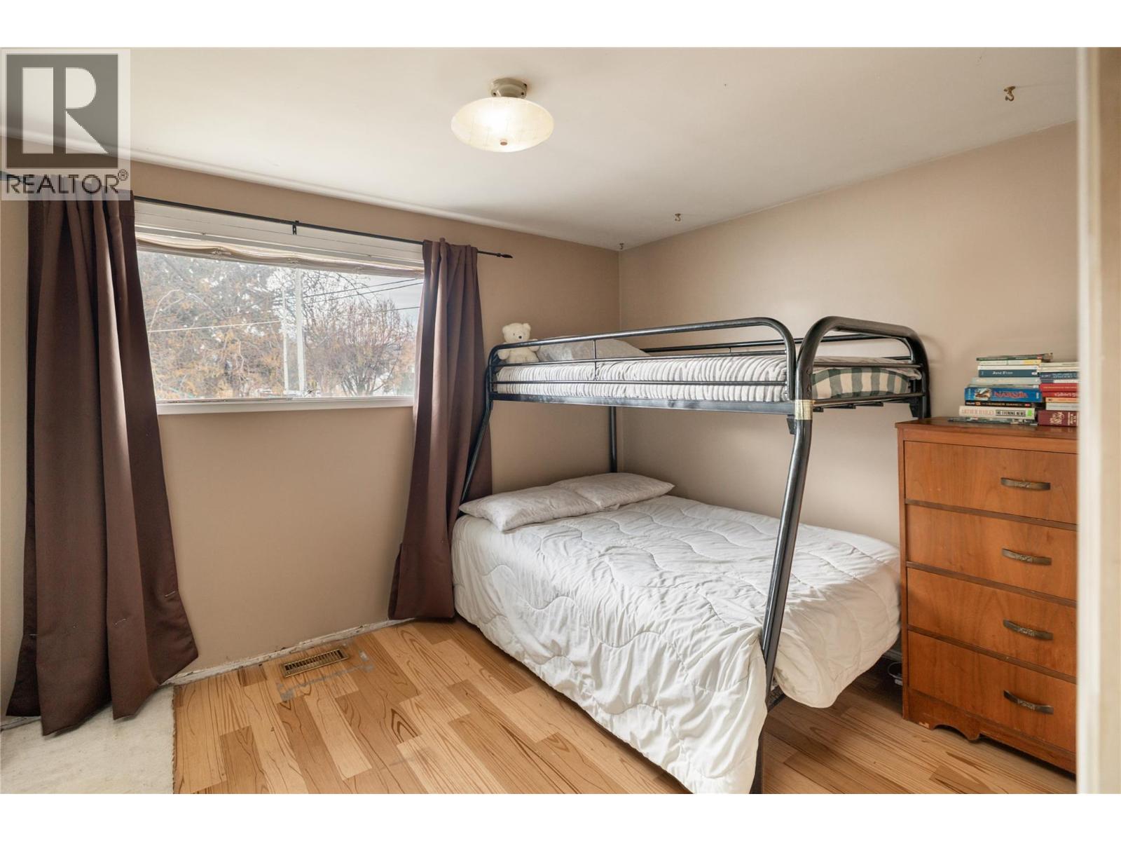 2150 Burnett Street, Kelowna, British Columbia  V1Y 2T6 - Photo 8 - 10370144