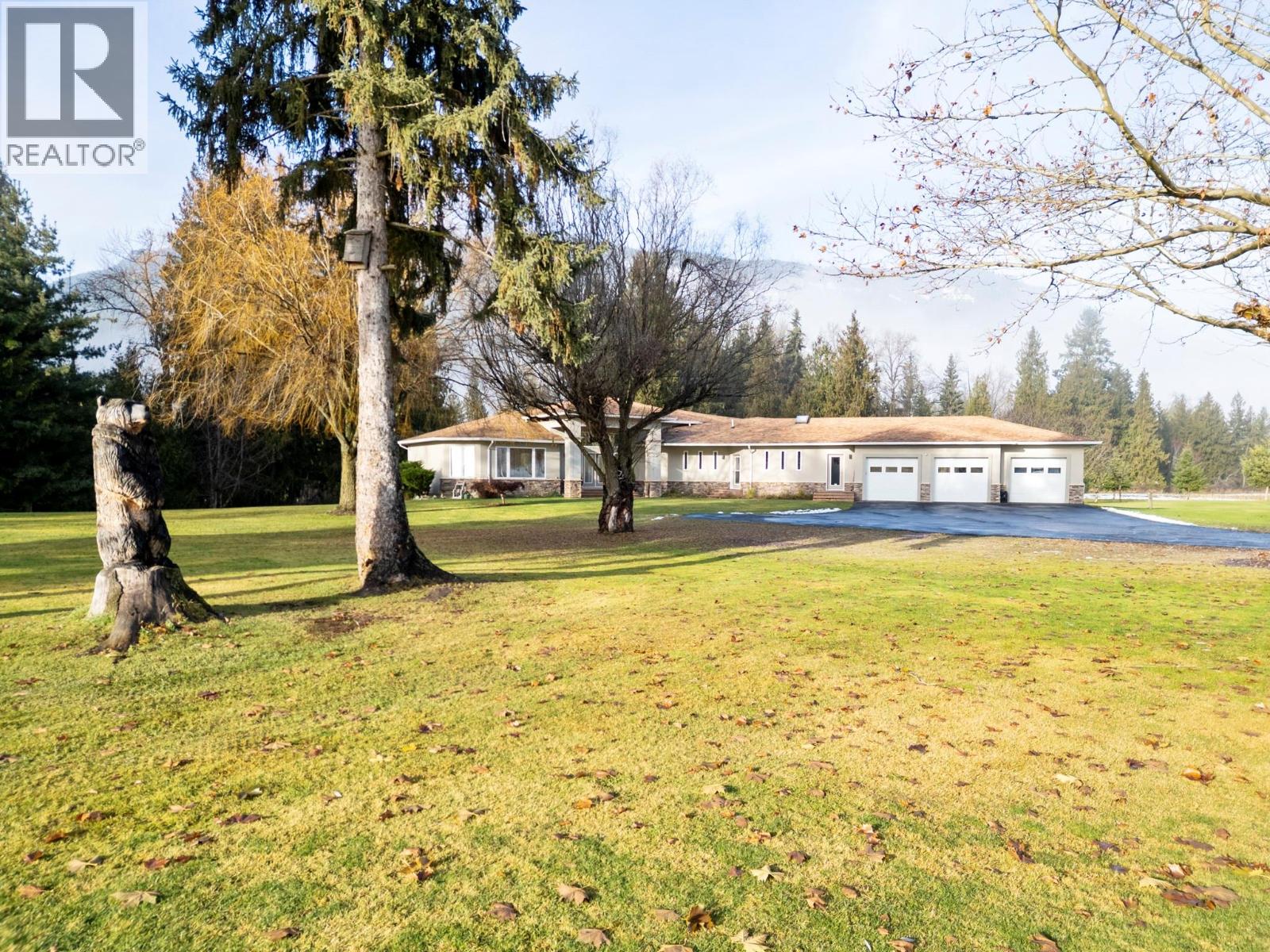 1200 Trans Canada Highway, Sicamous, British Columbia  V0E 2V0 - Photo 31 - 10370718