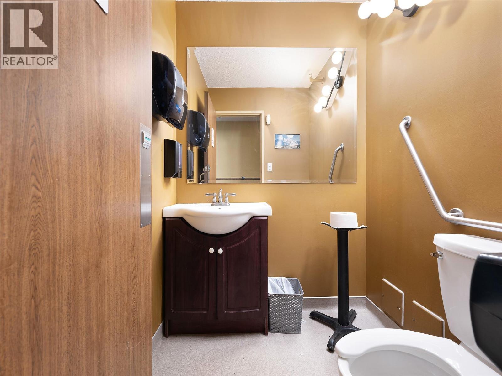 148 Silver Lode Lane Unit# B & R, Silver Star, British Columbia  V1B 3M1 - Photo 29 - 10370573