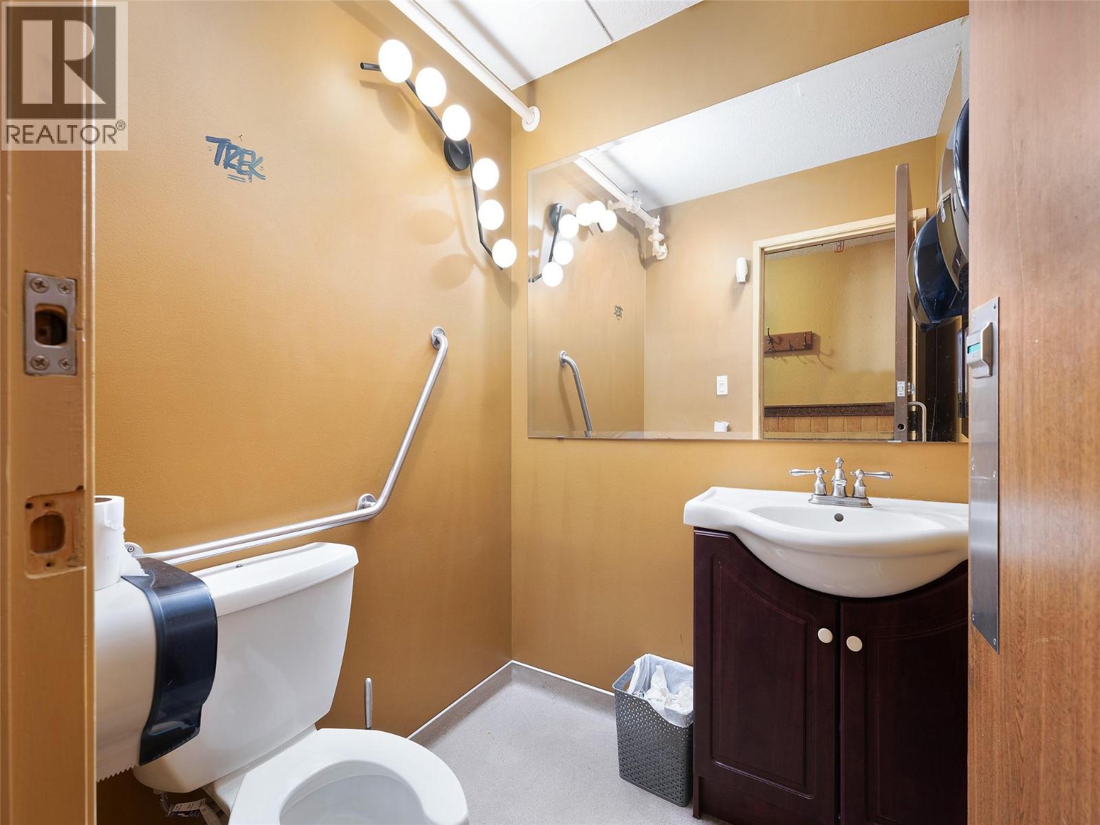 148 Silver Lode Lane Unit# B & R, Silver Star, British Columbia  V1B 3M1 - Photo 30 - 10370573