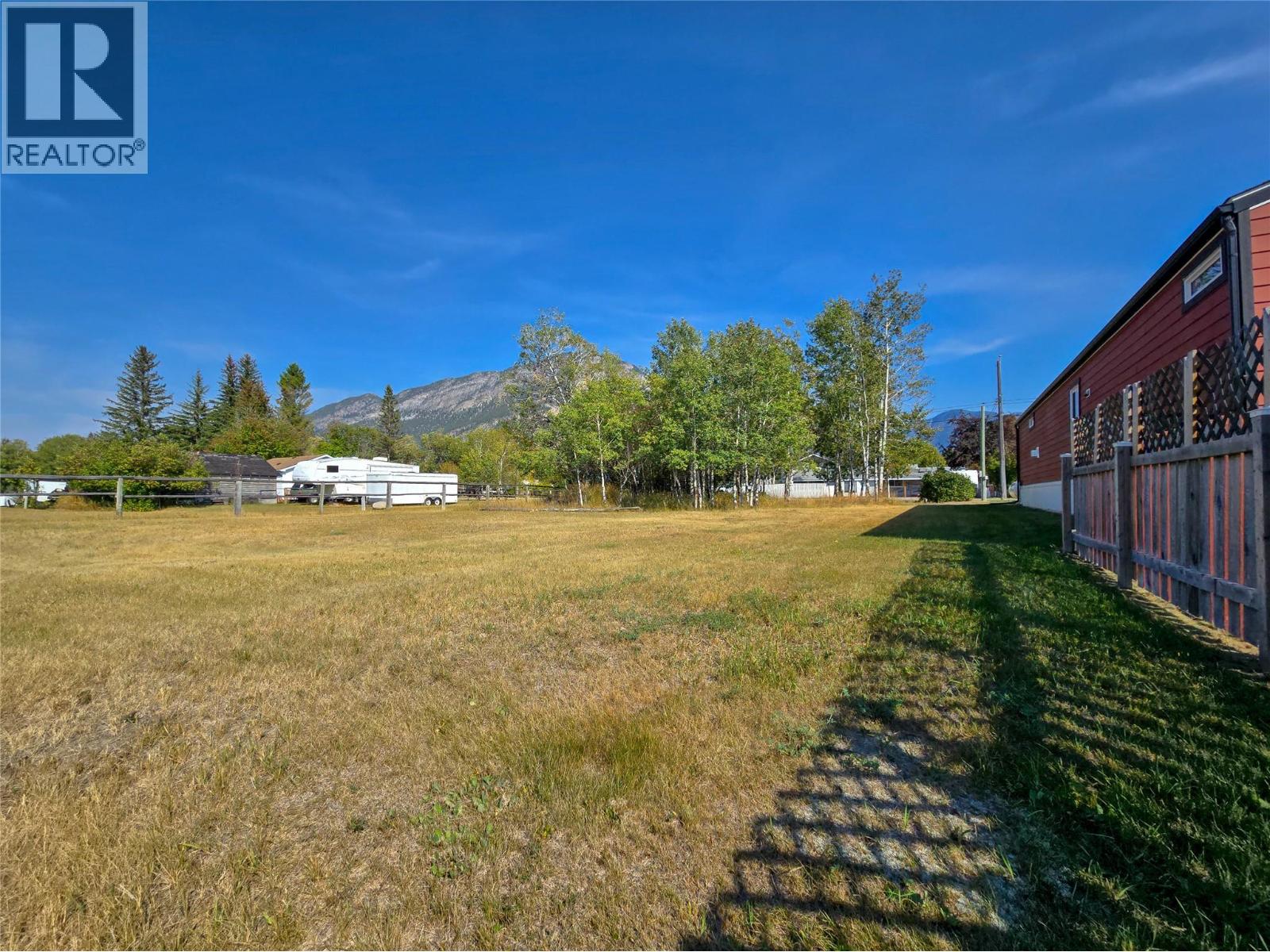 8913 Shaughnessy Street, Canal Flats, British Columbia  V0A 1E0 - Photo 7 - 10370836