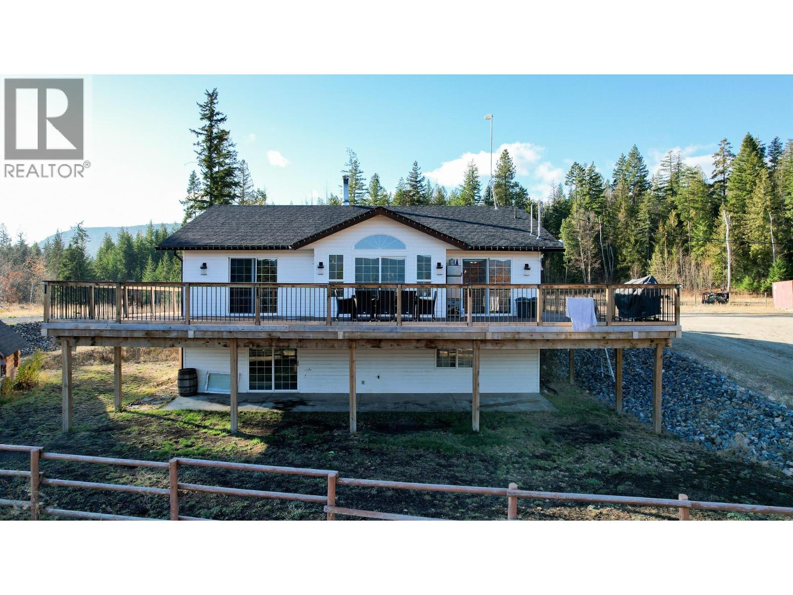 2086 Yankee Flats Road, Salmon Arm, British Columbia  V1E 3J3 - Photo 2 - 10370802