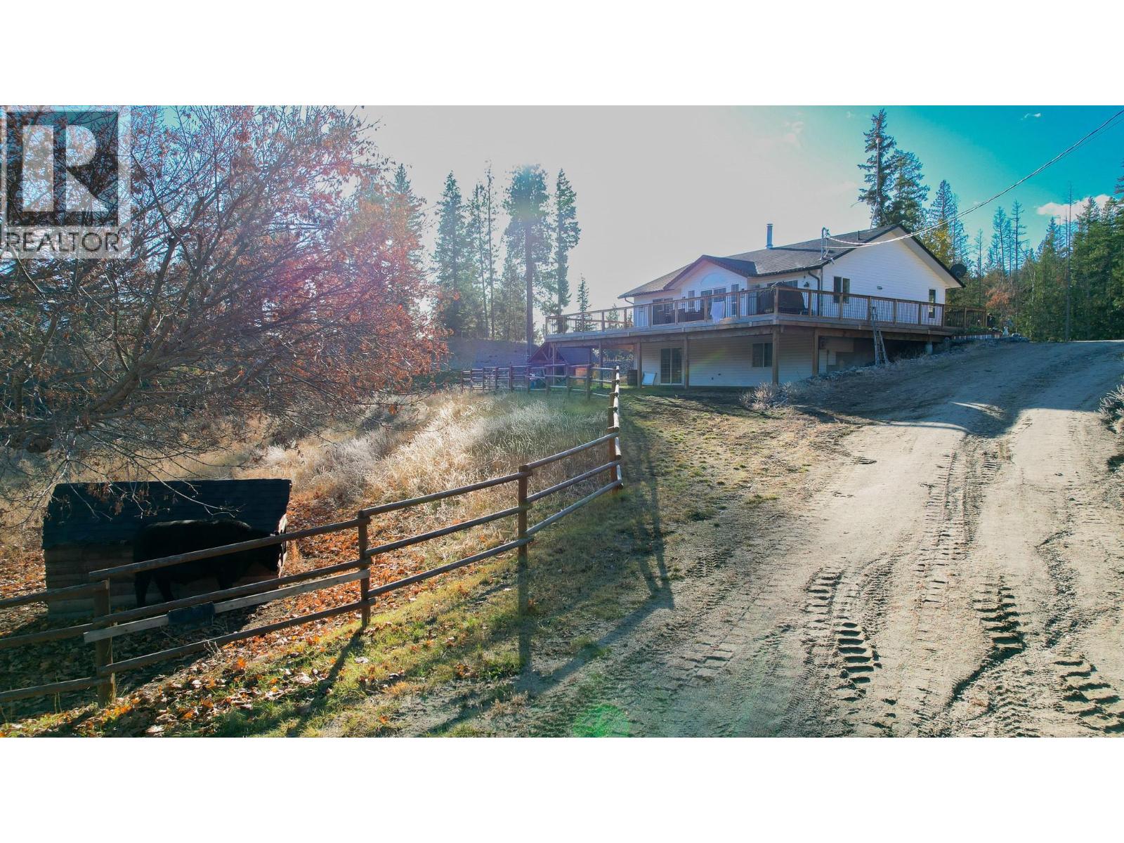 2086 Yankee Flats Road, Salmon Arm, British Columbia  V1E 3J3 - Photo 5 - 10370802