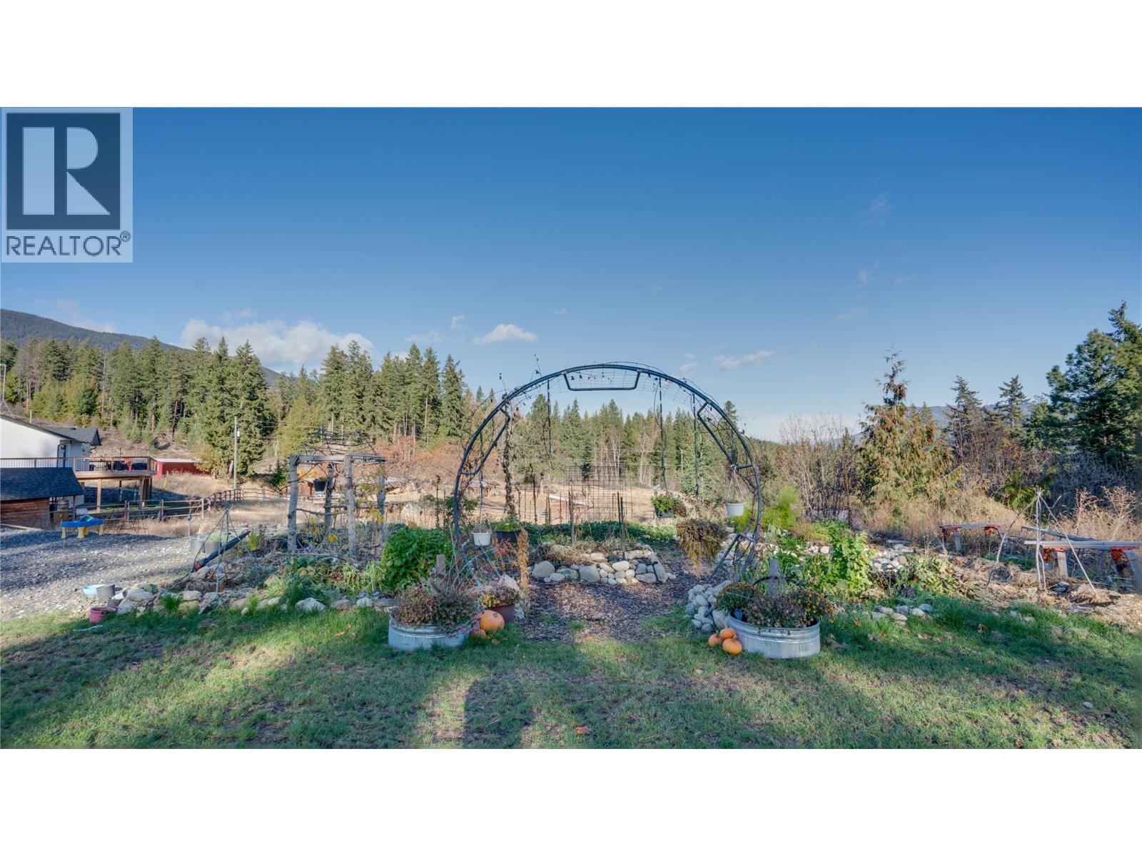 2086 Yankee Flats Road, Salmon Arm, British Columbia  V1E 3J3 - Photo 54 - 10370802