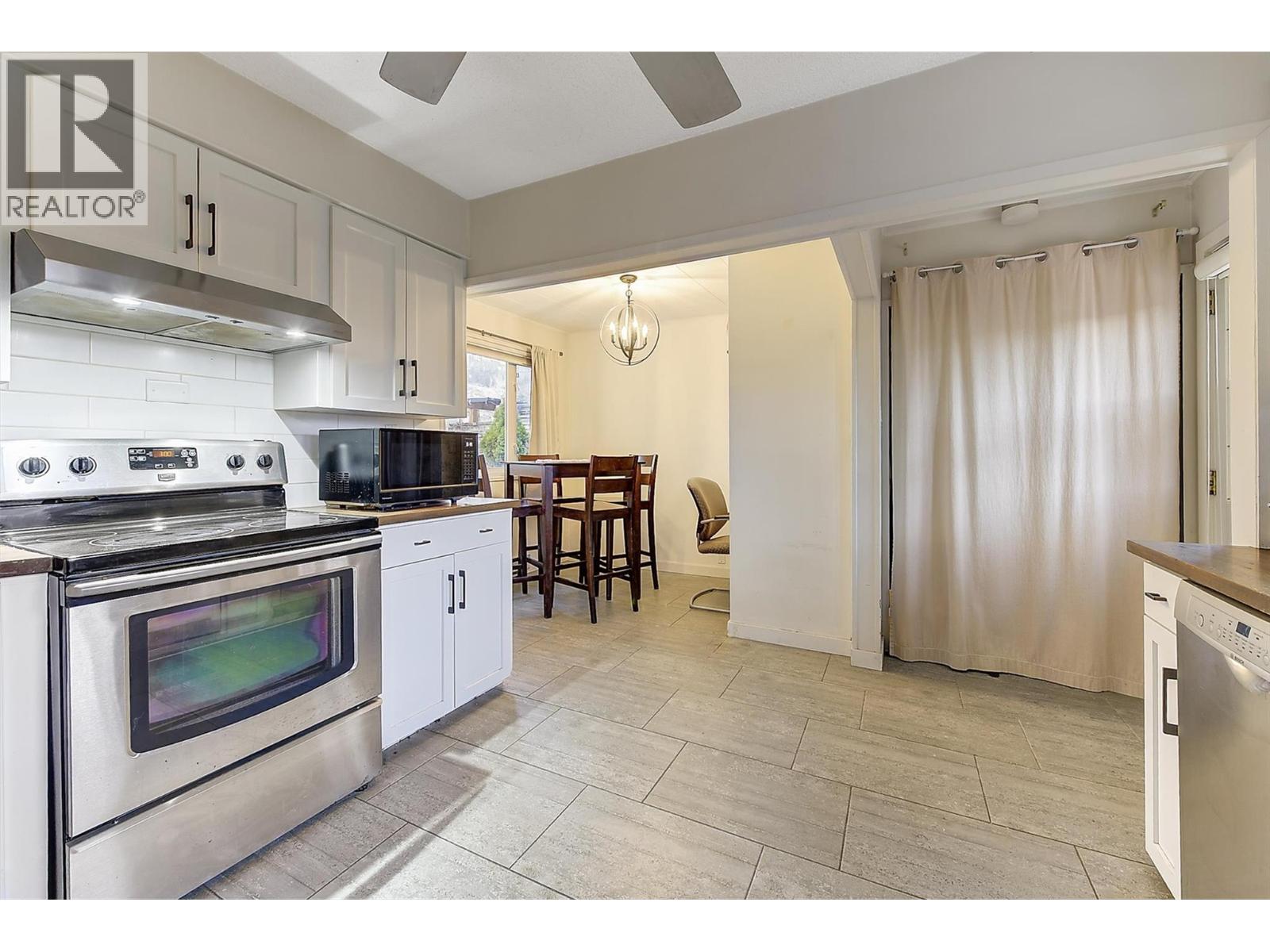 541 Okanagan Boulevard, Kelowna, British Columbia  V1Y 7K9 - Photo 12 - 10369812