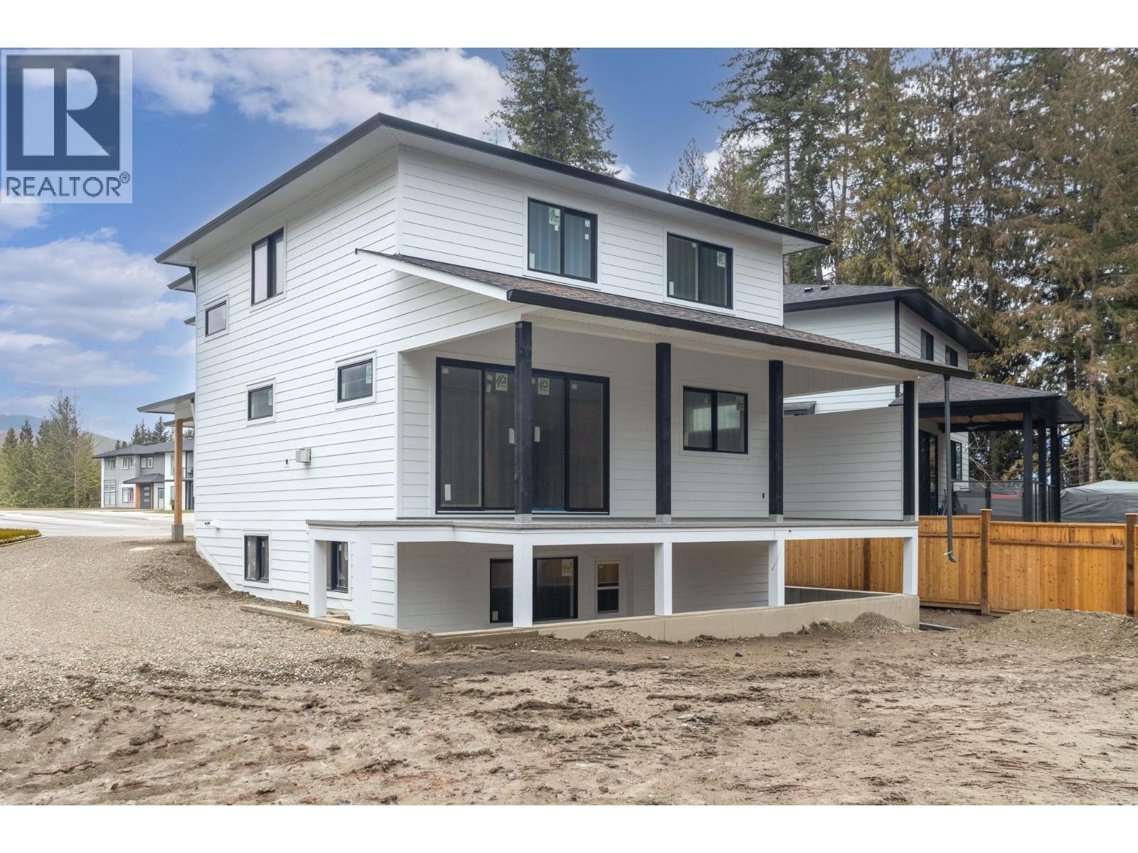 1500 21 Street Ne, Salmon Arm, British Columbia  V1E 0G8 - Photo 2 - 10370648