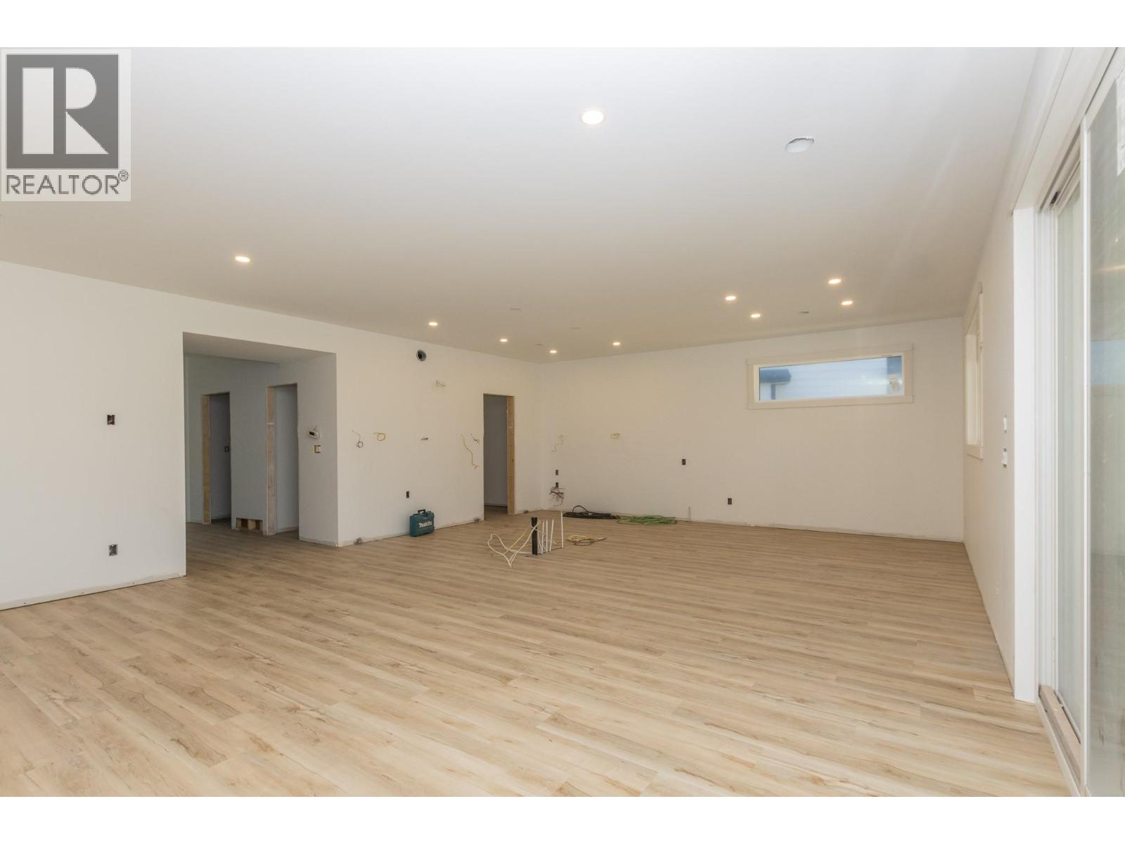 1500 21 Street Ne, Salmon Arm, British Columbia  V1E 0G8 - Photo 6 - 10370648