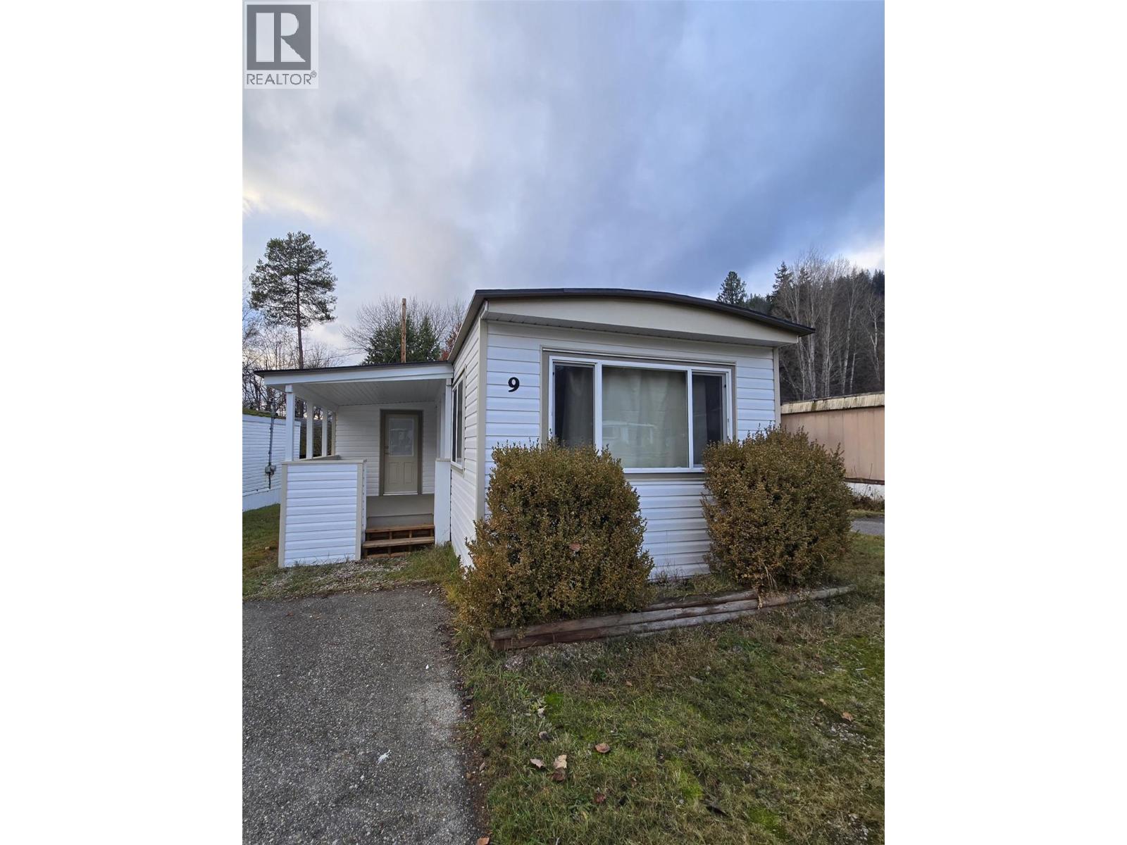 4029 Broadwater Road Unit# 9, Robson, British Columbia  V1N 4V6 - Photo 3 - 10370644