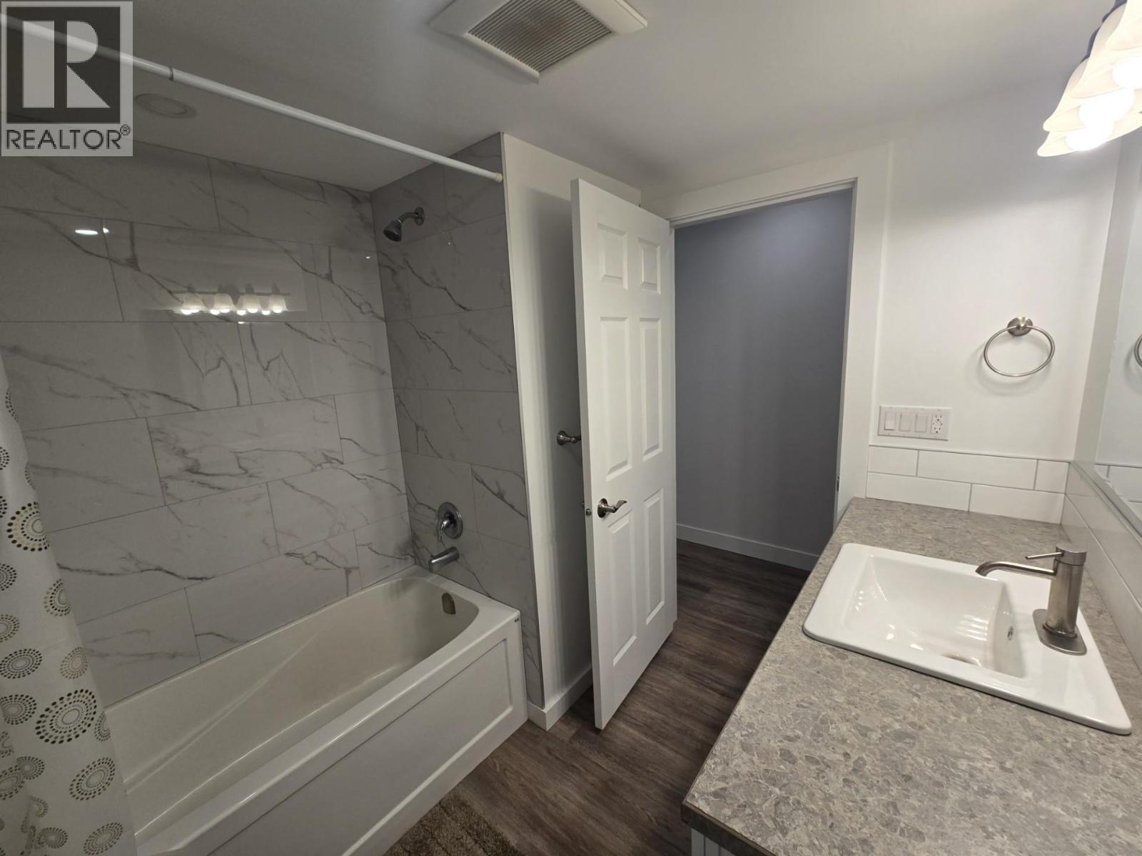 4029 Broadwater Road Unit# 9, Robson, British Columbia  V1N 4V6 - Photo 8 - 10370644
