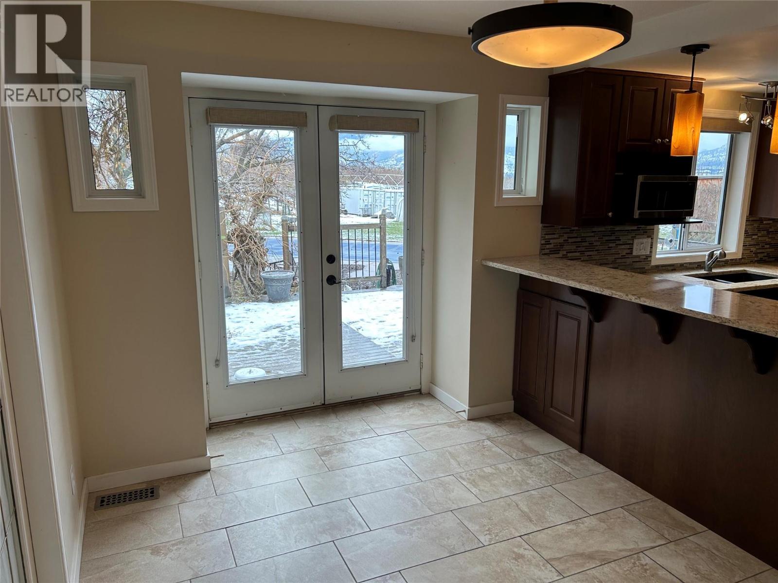 1220 Munson Avenue, Penticton, British Columbia  V2A 8S5 - Photo 12 - 10370986