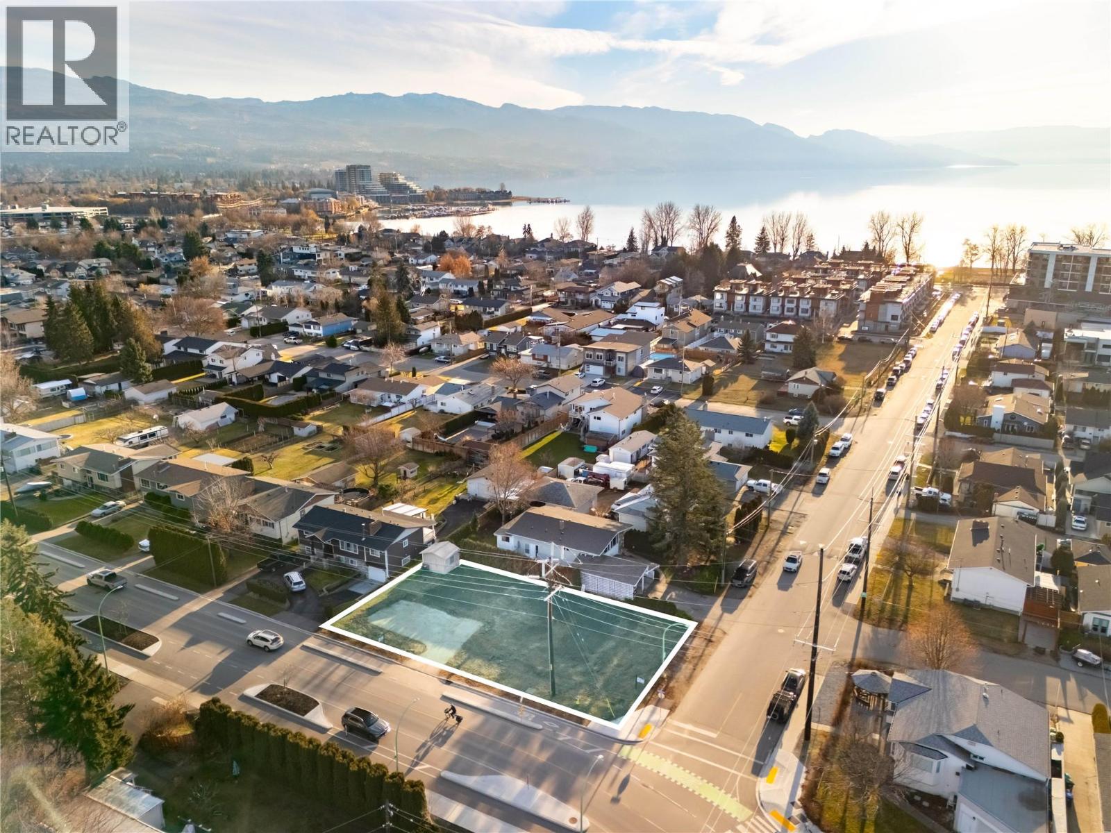 3514 Casorso Road, Kelowna, British Columbia  V1W 3E2 - Photo 3 - 10370830