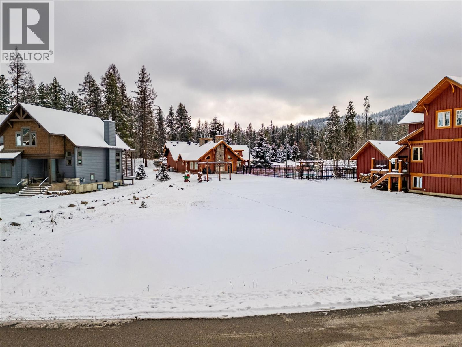 100 Kodiak Crescent, Kimberley, British Columbia  V1A 0B2 - Photo 2 - 10370879