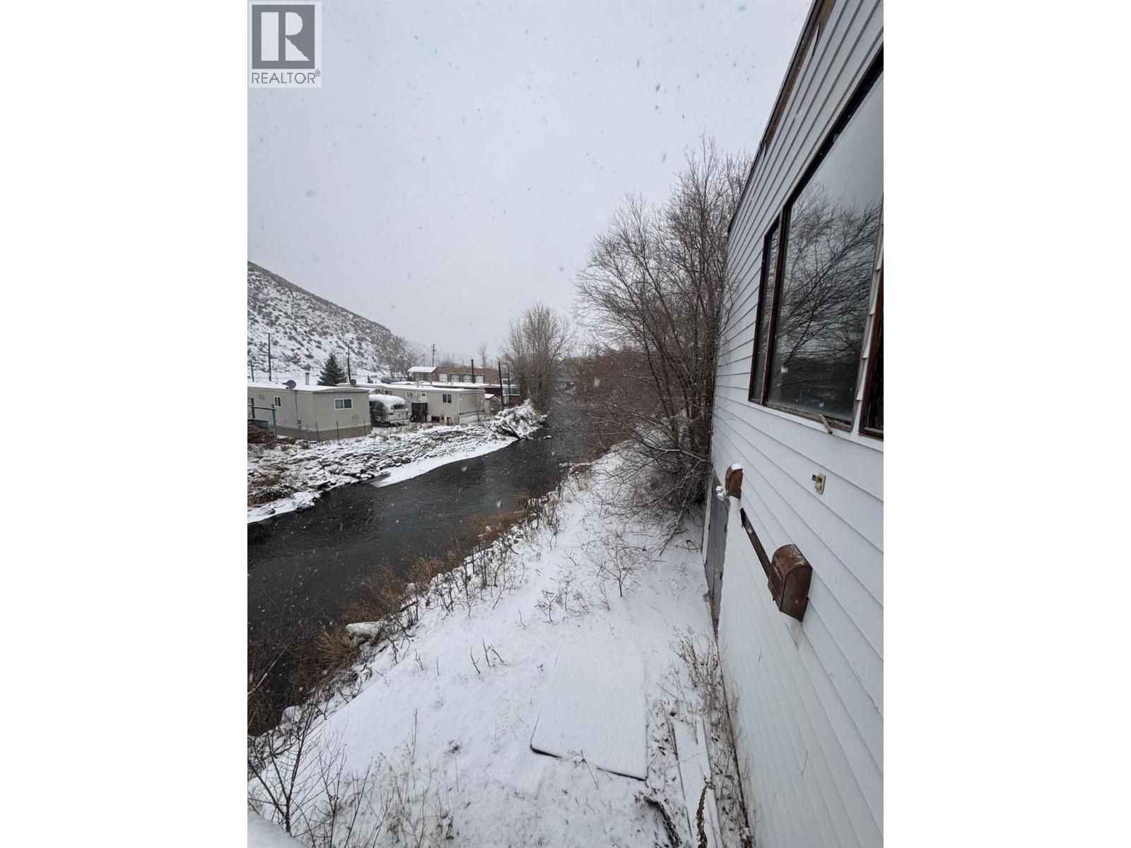 1034 Trans Canada Highway, Cache Creek, British Columbia  V1E 1G9 - Photo 4 - 10370993