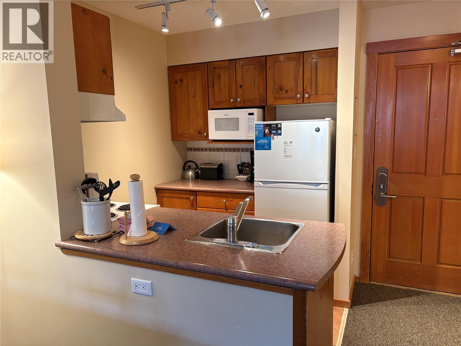 2050 Summit Drive Unit# 210, Panorama, British Columbia  V0A 1T0 - Photo 5 - 10370916