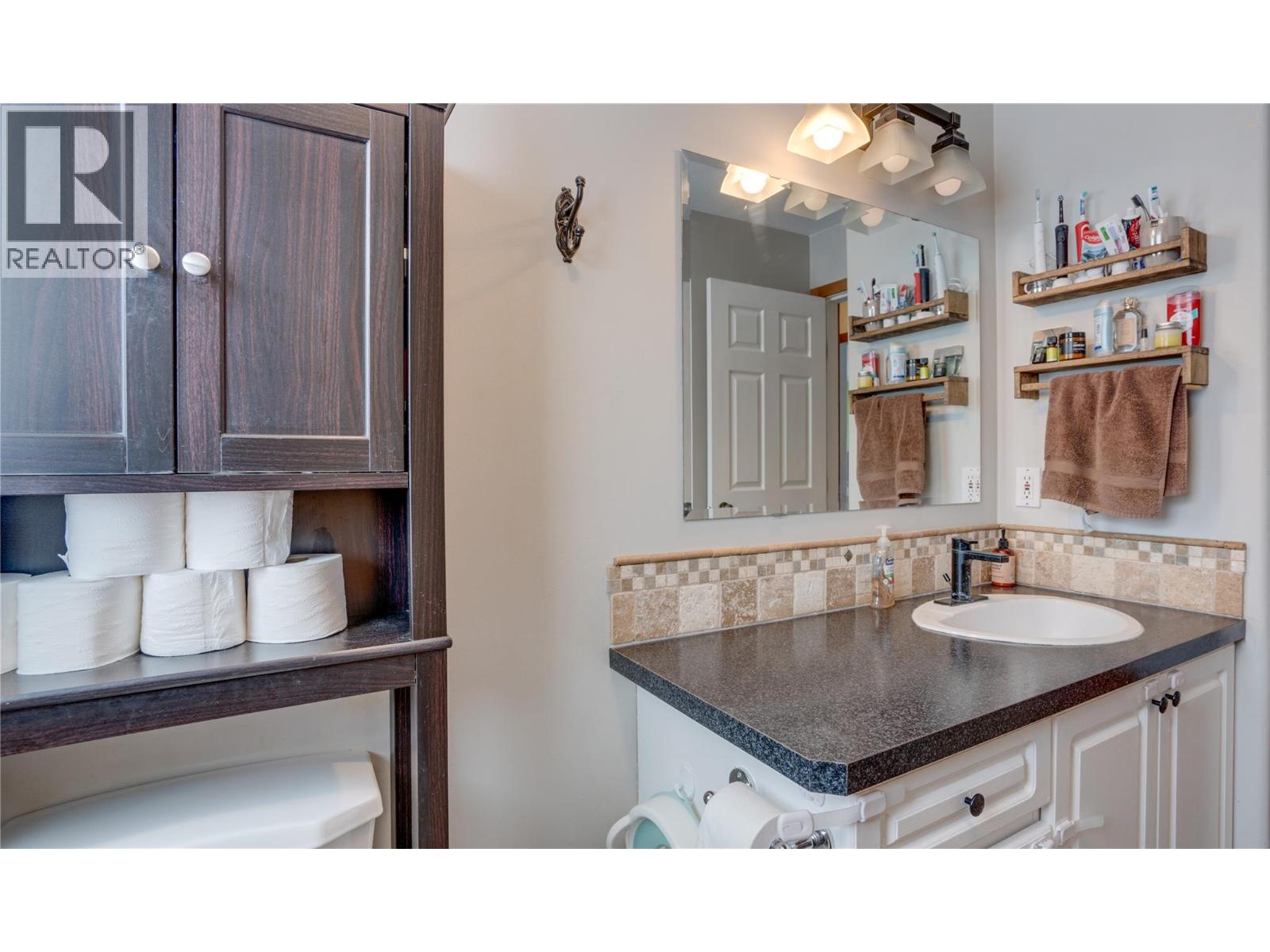 2086 Yankee Flats Road, Salmon Arm, British Columbia  V1E 3J3 - Photo 16 - 10370868