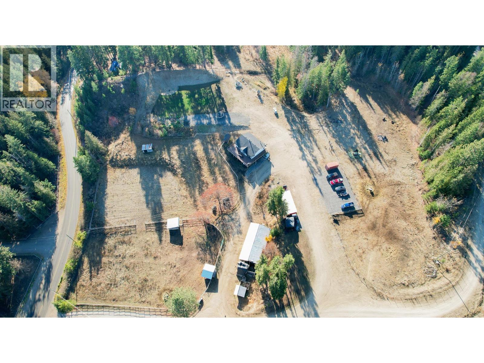 2086 Yankee Flats Road, Salmon Arm, British Columbia  V1E 3J3 - Photo 3 - 10370868