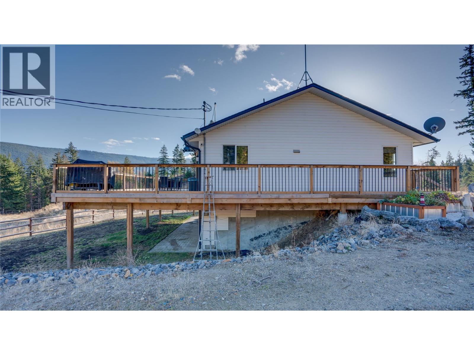 2086 Yankee Flats Road, Salmon Arm, British Columbia  V1E 3J3 - Photo 45 - 10370868