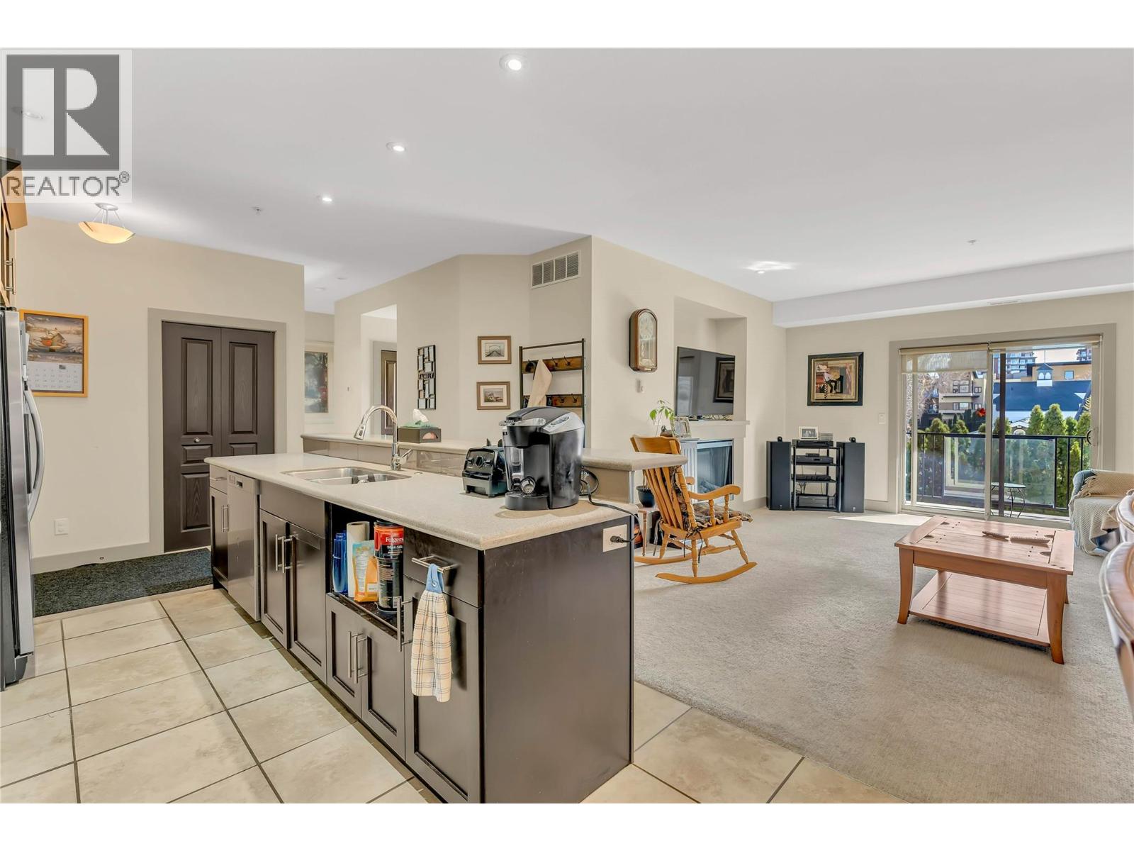 250 Waterford Avenue Unit# 208, Penticton, British Columbia  V2A 3T8 - Photo 4 - 10371049