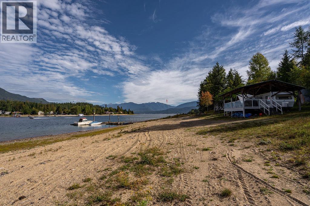 8275 East Procter Road, Procter, British Columbia  V0G 1C0 - Photo 11 - 10365994