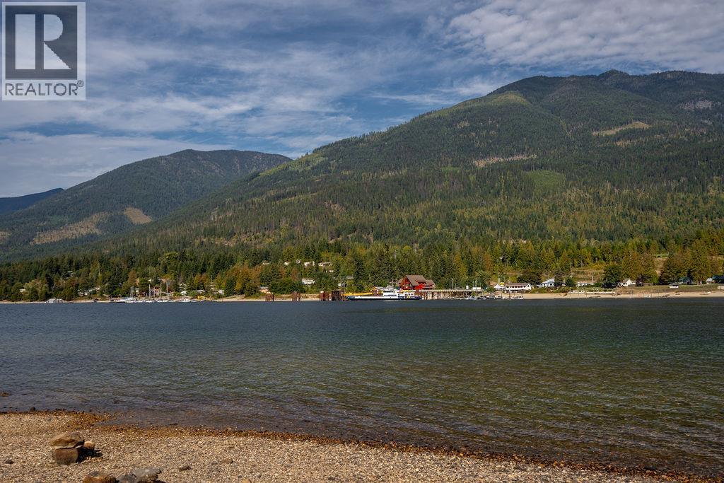 8275 East Procter Road, Procter, British Columbia  V0G 1C0 - Photo 16 - 10365994