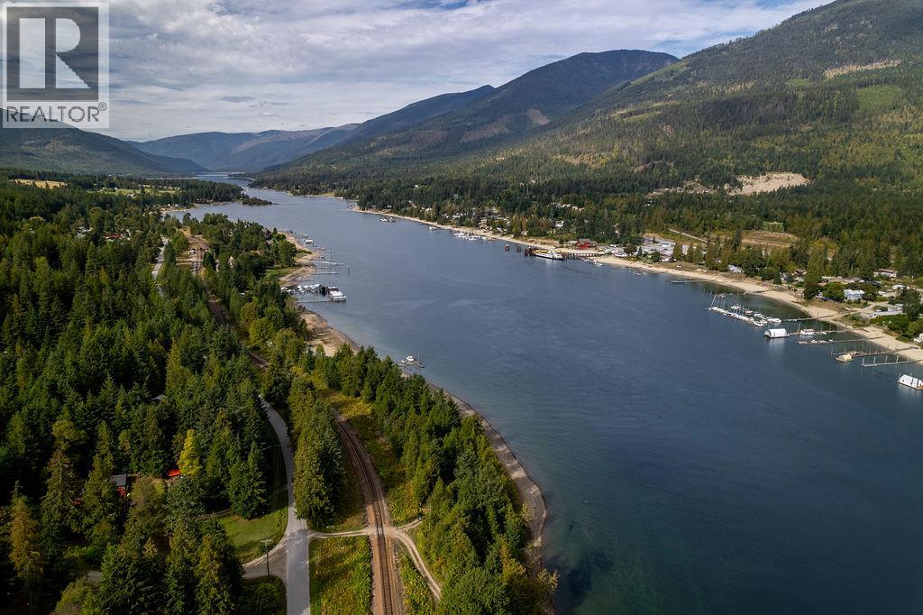 8275 East Procter Road, Procter, British Columbia  V0G 1C0 - Photo 24 - 10365994