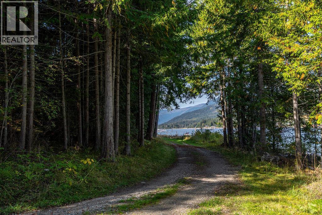 8275 East Procter Road, Procter, British Columbia  V0G 1C0 - Photo 4 - 10365994